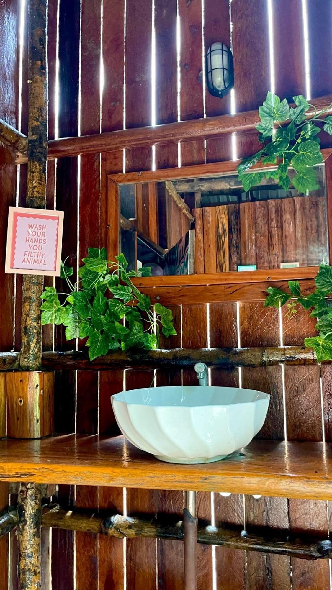 Yaiya Hostel & Smoothie Bar Kaoh Touch ภายนอก รูปภาพ